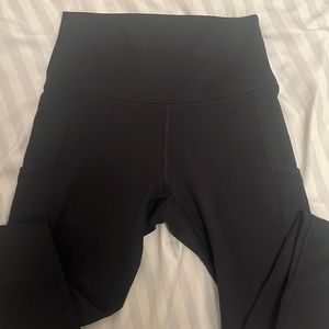 Black Aerie leggings with pockets on the side in a size small only worn twice